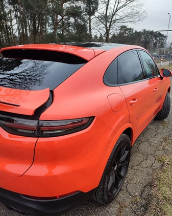 Porsche Cayenne cena 300000 przebieg: 65000, rok produkcji 2020 z Krzepice małe 211